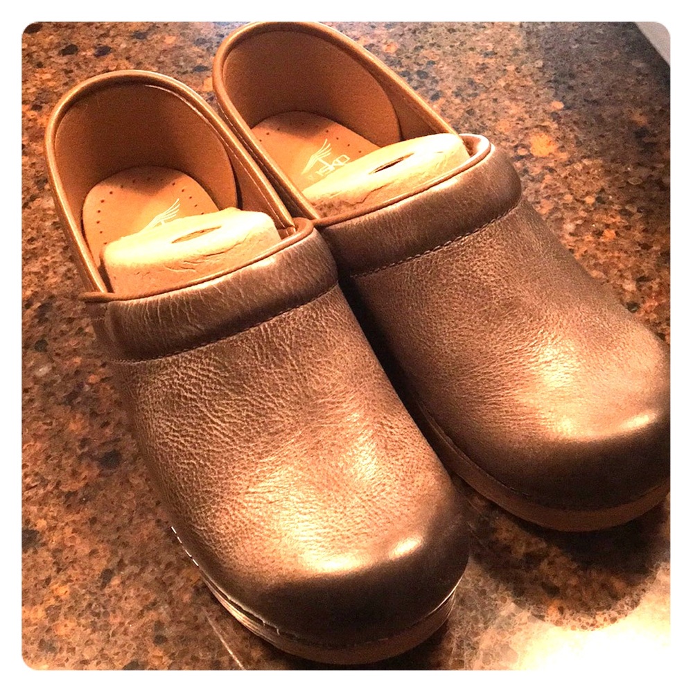 Dankso Professional Distressed Stone Clog